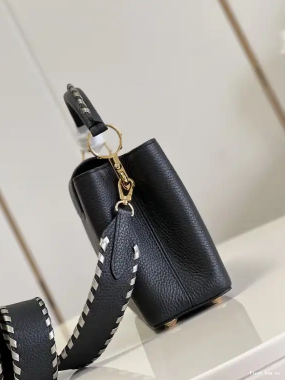 First bag ru VUITTON LOUIS BB CAPUCINES 0629